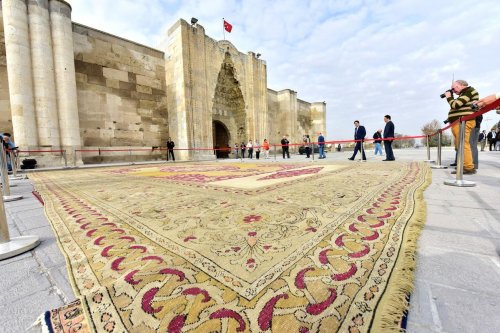 Tarihi halının restorasyonu Sultanhanı'nda yapıldı