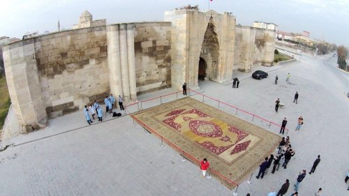 Tarihi halının restorasyonu Sultanhanı'nda yapıldı