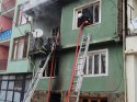 Bolu'da ev sakinleri, yanmaktan son anda kurtuldu