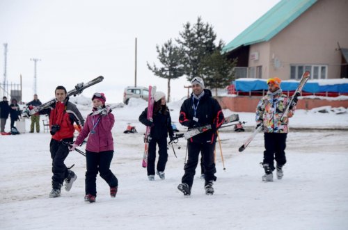 Sarıkamış Cıbıltepe'de kayak sezonu açılışı