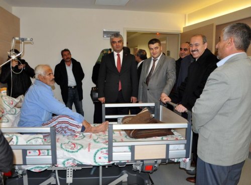 Vali Büyükersoy, yeni hastaneyi inceledi