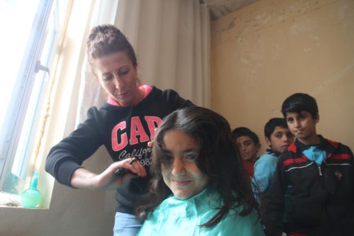Varto'da öğrencilerin saçları ücretsiz kesildi