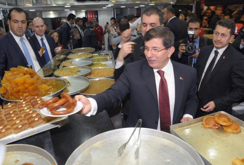 Başbakan Davutoğlu Adana'da