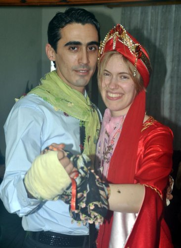 Tokyo'da başlayan aşk Turgutlu'da evliliğe dönüştü