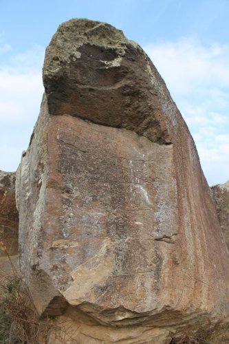 Topada Yazılı Kaya Anıtı turizme kazandırılacak