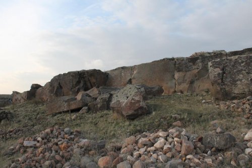 Topada Yazılı Kaya Anıtı turizme kazandırılacak