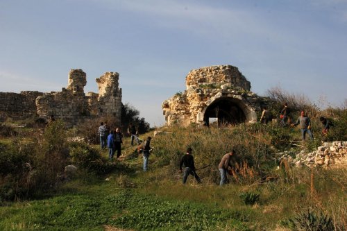 Tarihi Akkale'nin çevresi temizlendi