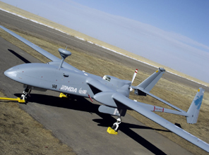 Türk insansız hava aracı hangardan çıkıyor