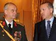 Başbuğ topu Hükümete attı