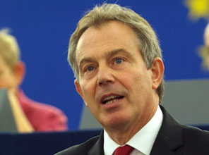 Tony Blair'e tören sırasında şok