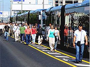 Metrobüs hattını kilitleyen tartışma