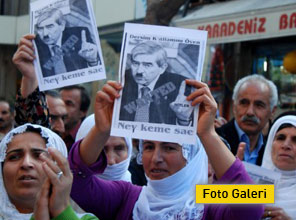 CHP'li Öymen'i kızdıracak pankartlar - Foto