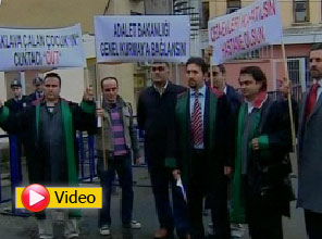 En ilginç protesto - Video