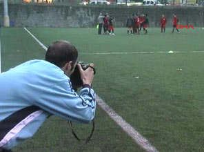 Golü fotoğrafladı, kırmızı kart yedi