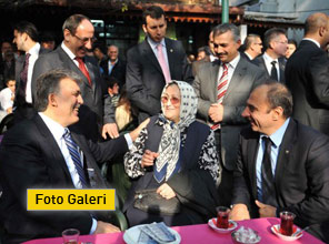 Gül, vatandaşlarla çay içti - Foto