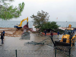 Tuzla'da sahil işgali sona eriyor