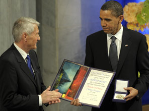 Obama, Nobel Ödülü'nü aldı