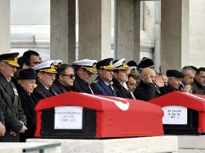 Yarbay'ın cenazesinde komutan sürprizi