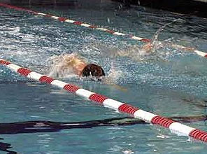 Yüzmede dünya rekoru kırıldı