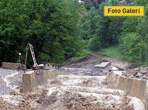 Karadeniz'de sel: 4 ölü, 11 yaralı - Foto