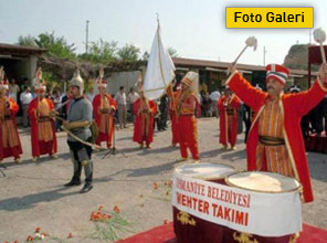 Cerrah'a görülmemiş karşılama - Foto