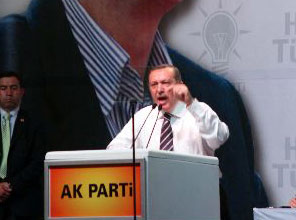 Erdoğan, Baykal'ı Erbakan'la vurdu