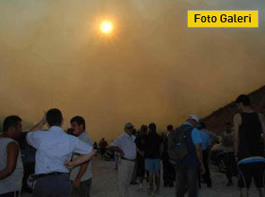 İzmir'de korkutan orman yangını - Foto