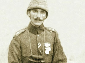 Mehmetçiği siperine mıhlayan emir