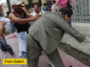 Darbeci siyasetçiye meydan dayağı - Foto