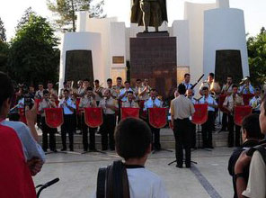 Bir açılım da askeri bandodan !