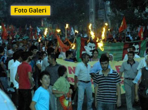 Zamanlaması dikkat çeken yürüyüş - Foto