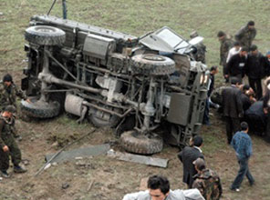 Hakkari'de askeri araç kaza yaptı