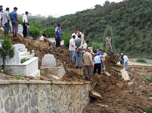 Acılı aileler ikinci kez yıkıldı