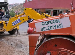 Belediyelerin bir garip hizmet yarışı!