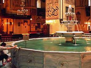 Sular sıcak aktı camiler doldu