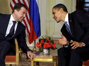 Obama ile Medvedev görüştü