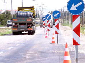 Sonunda kazandı, trafiğe kapattırdı!