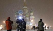 Moskova'da kar şehrin dışına yağdırılacak  