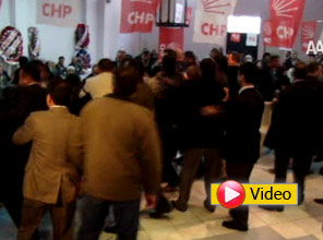 CHP'liler birbirine girdi - Video