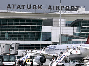 Atatürk Havalimanı'nda izdiham