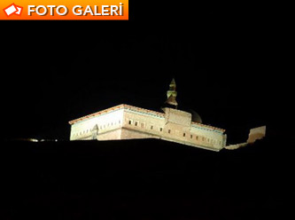 Kartpostallık görüntüler sunuyor - Foto
