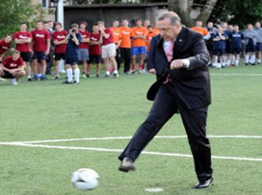 Başbakan'dan futbola 1milyar Euro