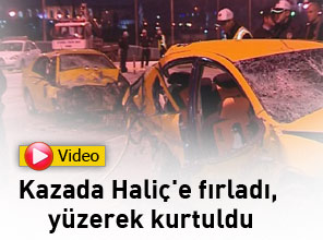 2 taksi çarpıştı: 2 ölü, 6 yaralı - Video