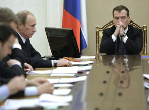 Medvedev'den vekillere fırça