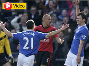 Everton zirveyi salladı - Video