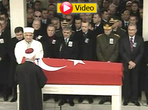 Devletin zirvesi cenazede buluştu - Video