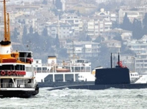 İstanbul Boğazı'nda ilginç görüntü