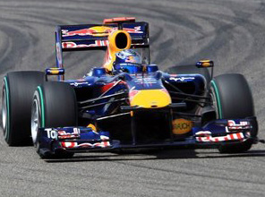 İlk pole pozisyonu Vettel'in