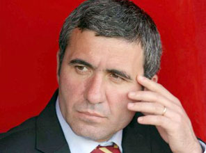 Hagi: Bu kadroyu uçururum!