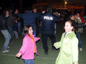 Halay çekerek Nevruz'u kutladılar